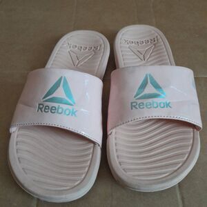 Reebok Women’s Pink Rubber Platform Slides Sandals Shower Pool Beach Size 7